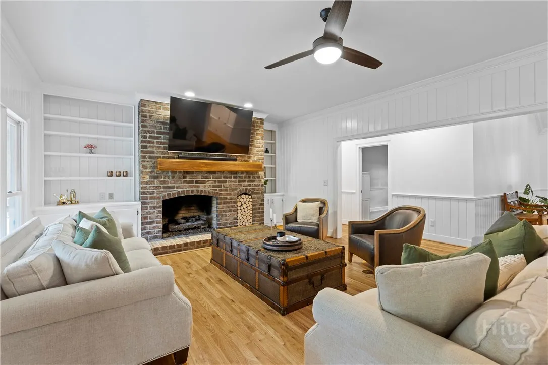 Savannah, Georgia 31411, United States, 4 Bedrooms Bedrooms, ,4 BathroomsBathrooms,Residential,Pending,140801