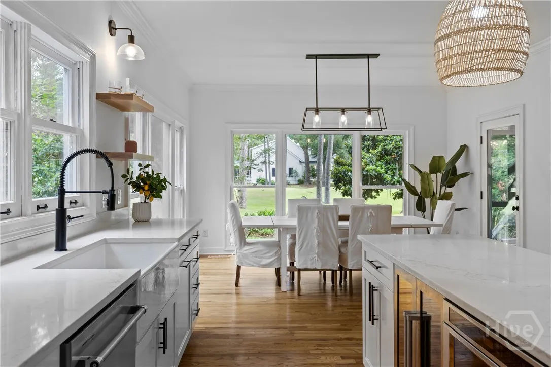 Savannah, Georgia 31411, United States, 4 Bedrooms Bedrooms, ,4 BathroomsBathrooms,Residential,Pending,140801