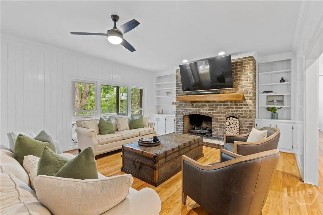 Savannah, Georgia 31411, United States, 4 Bedrooms Bedrooms, ,4 BathroomsBathrooms,Residential,Pending,140801