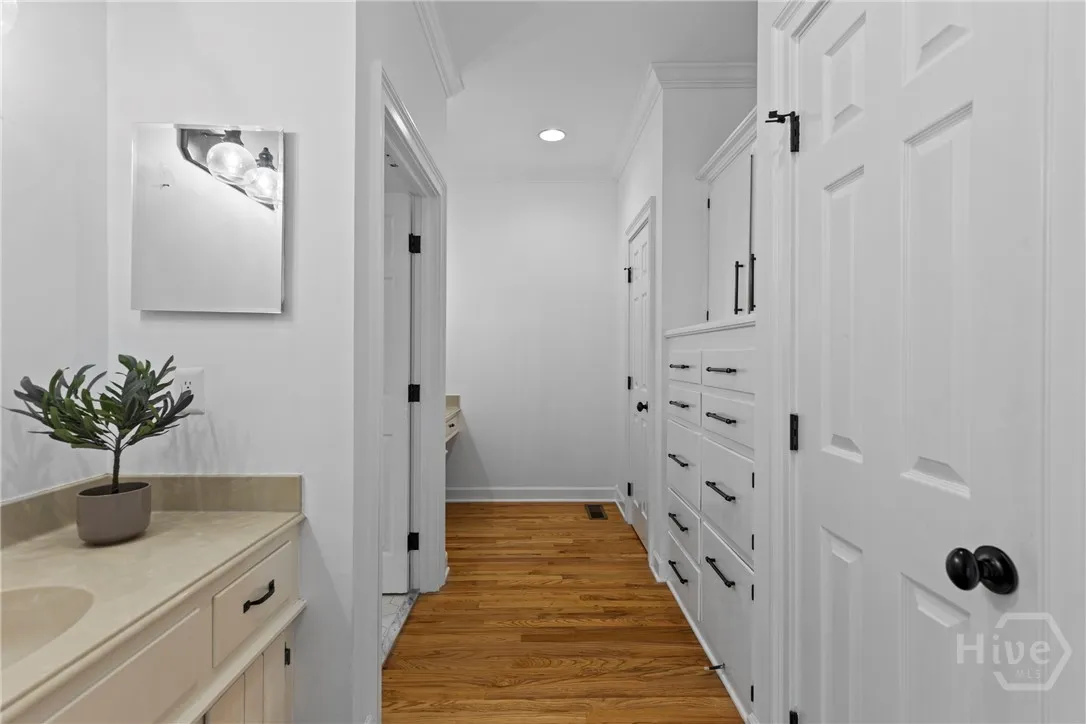 Savannah, Georgia 31411, United States, 4 Bedrooms Bedrooms, ,4 BathroomsBathrooms,Residential,Pending,140801