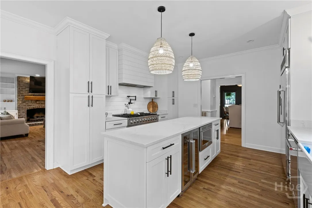 Savannah, Georgia 31411, United States, 4 Bedrooms Bedrooms, ,4 BathroomsBathrooms,Residential,Pending,140801