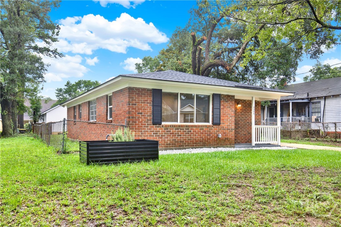2205 Iowa Street