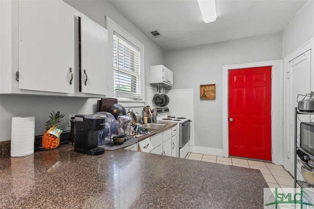 724 E 49th Street