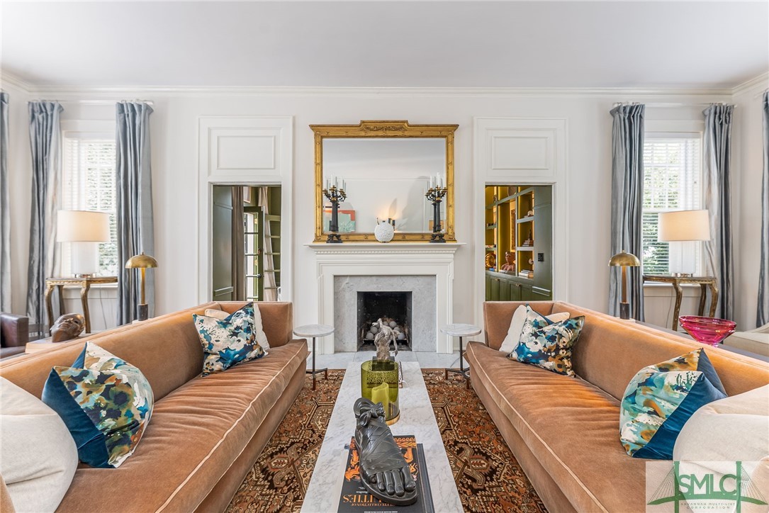 38 E 52nd Street