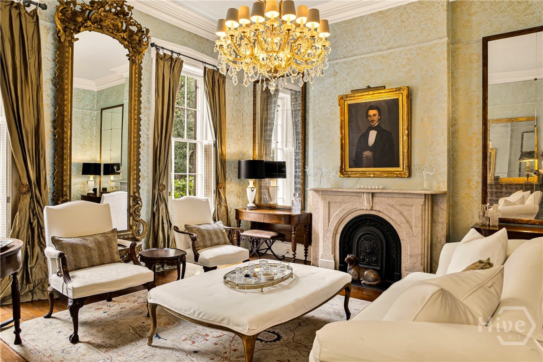 203 W Charlton Street