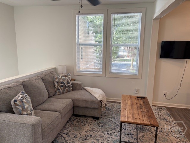 508 E Henry Street Upstairs