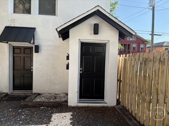 508 E Henry Street Upstairs