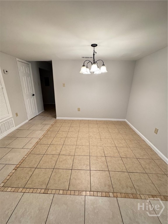 2220 E Victory Drive 7