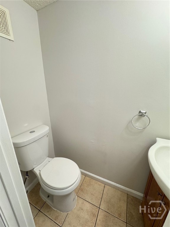 2220 E Victory Drive 7