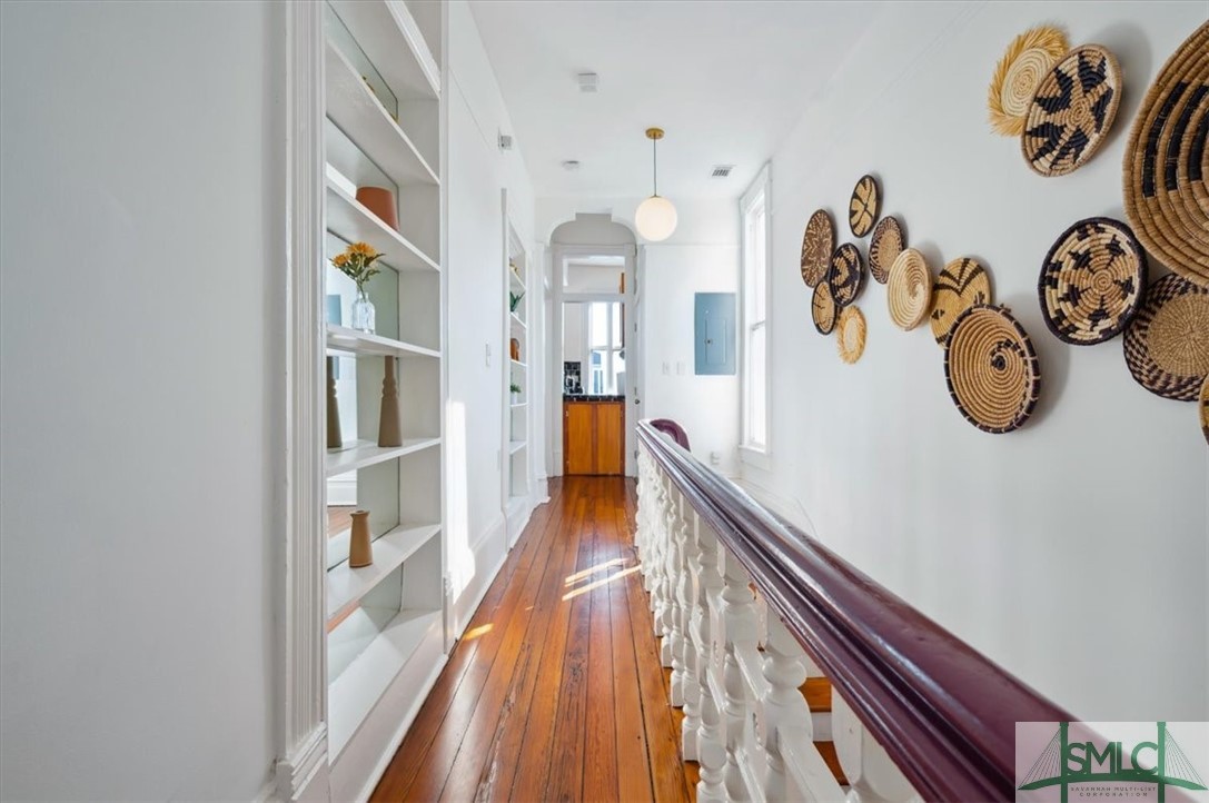 Savannah, Georgia 31401, United States, 5 Bedrooms Bedrooms, ,4 BathroomsBathrooms,Residential,Active,63872