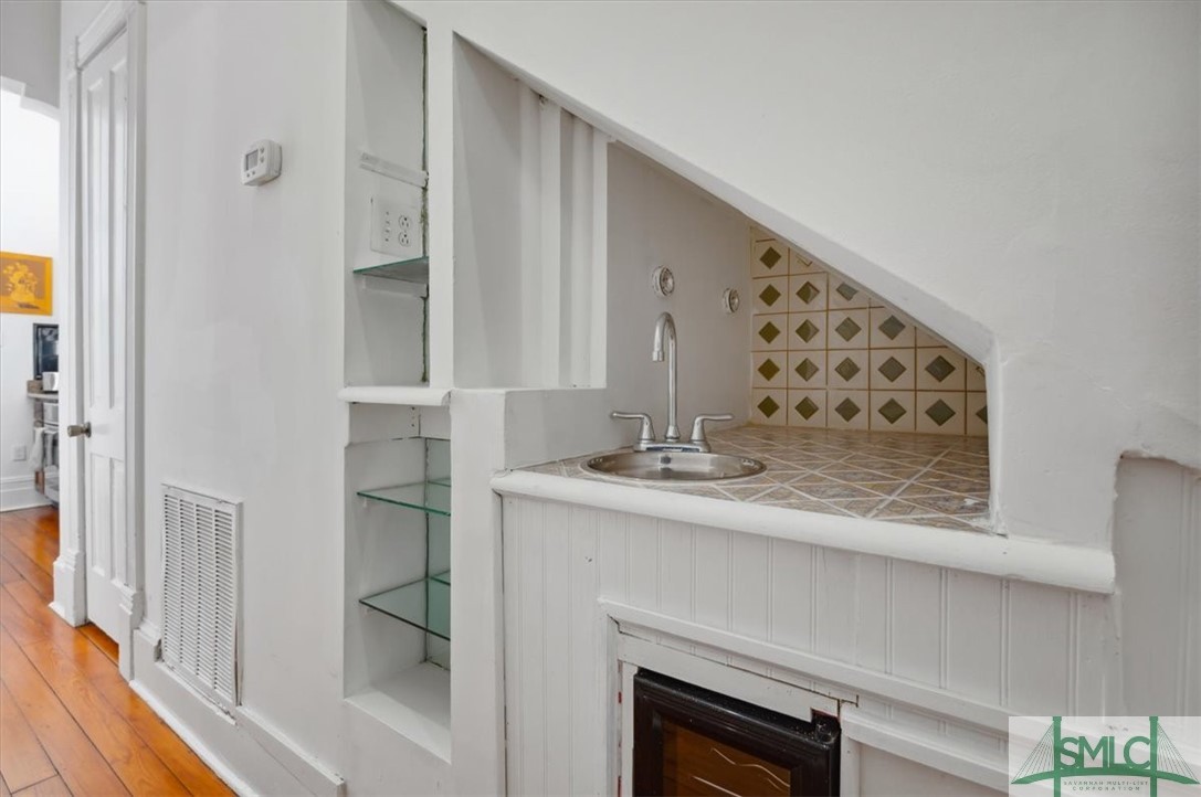 Savannah, Georgia 31401, United States, 5 Bedrooms Bedrooms, ,4 BathroomsBathrooms,Residential,Active,63872