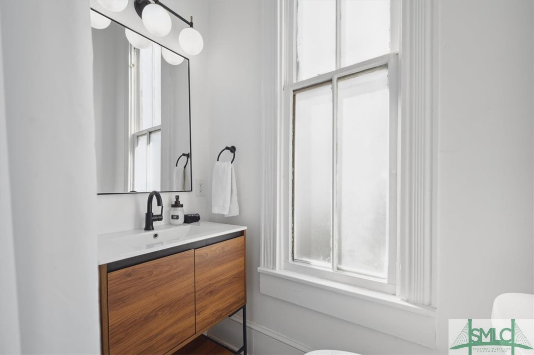 Savannah, Georgia 31401, United States, 5 Bedrooms Bedrooms, ,4 BathroomsBathrooms,Residential,Active,63872