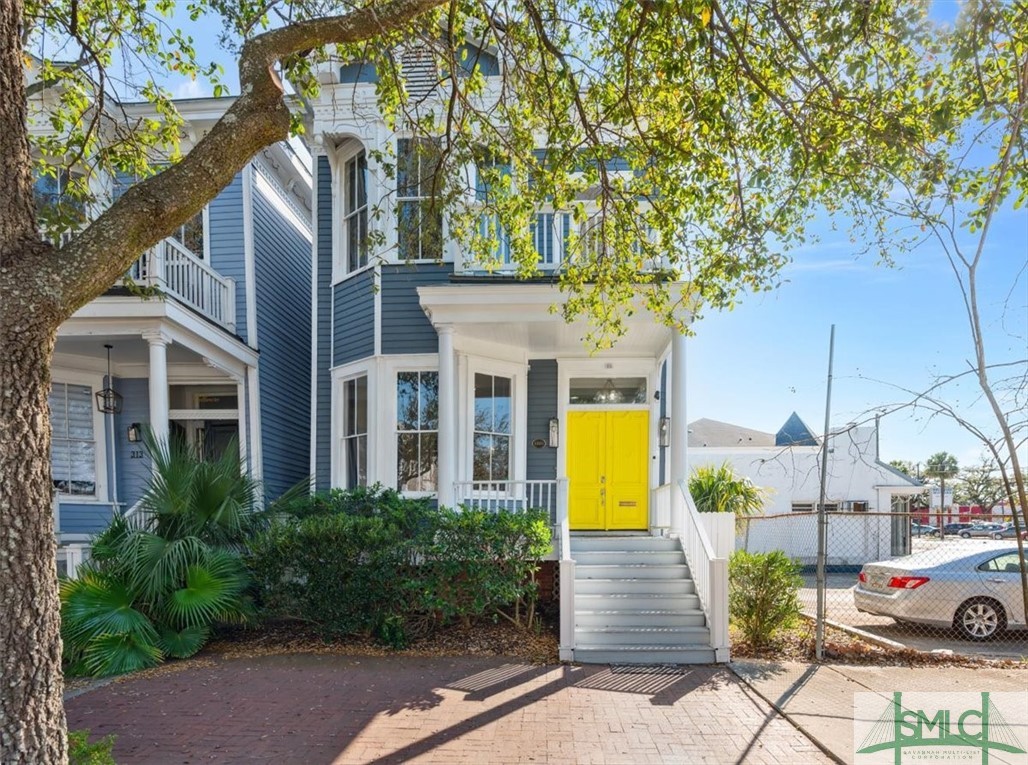 Savannah, Georgia 31401, United States, 5 Bedrooms Bedrooms, ,4 BathroomsBathrooms,Residential,Active,63872