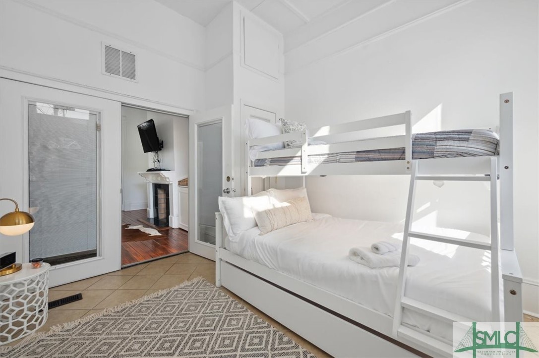 Savannah, Georgia 31401, United States, 5 Bedrooms Bedrooms, ,4 BathroomsBathrooms,Residential,Active,63872