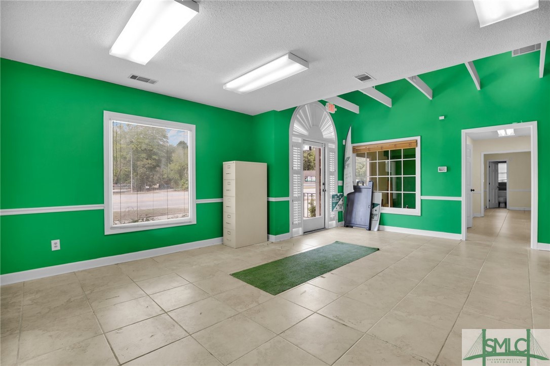 834 Northside Drive E