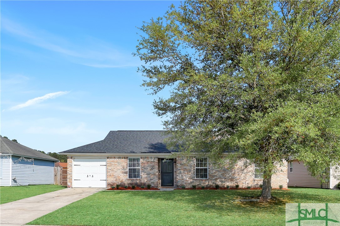 153 W Tisbury Lane
