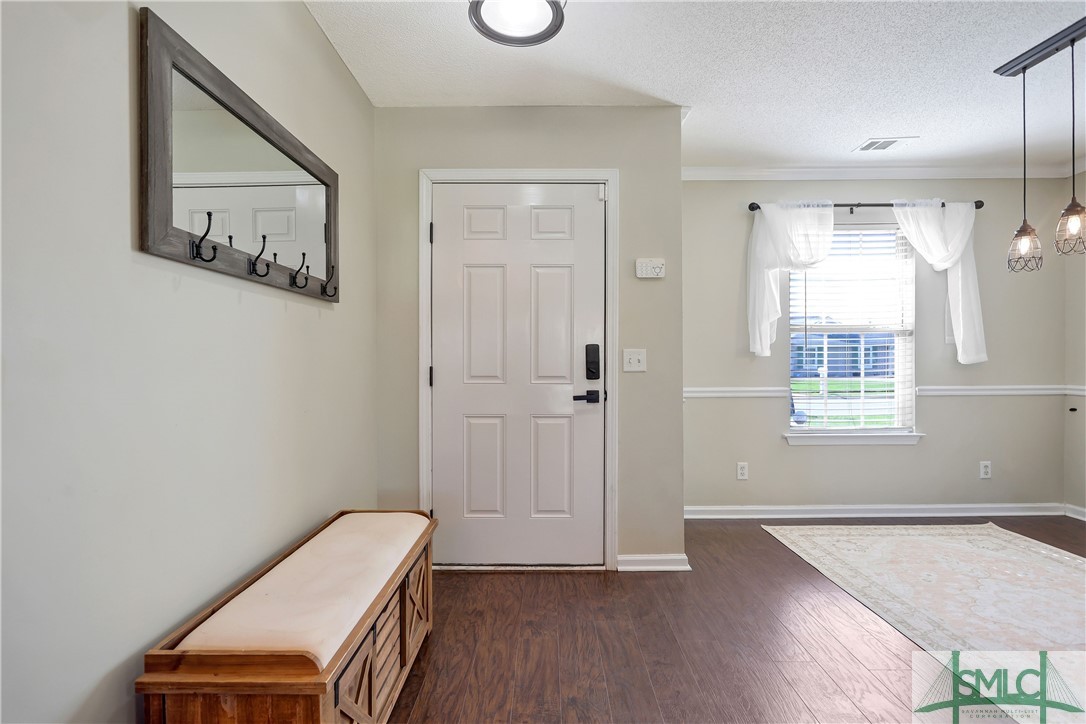 153 W Tisbury Lane