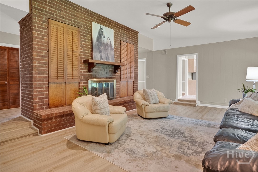 112 S Phyllis Drive
