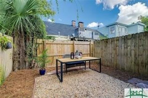 528 E Gordon Lane Savannah GA 31401