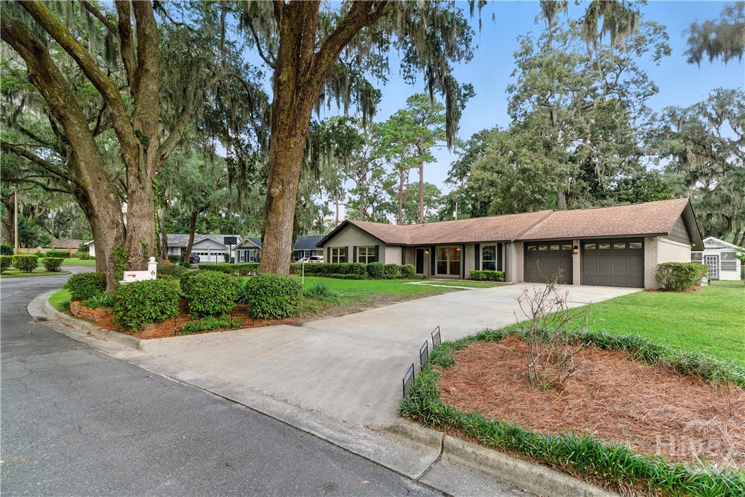 6 Spanish Moss Court