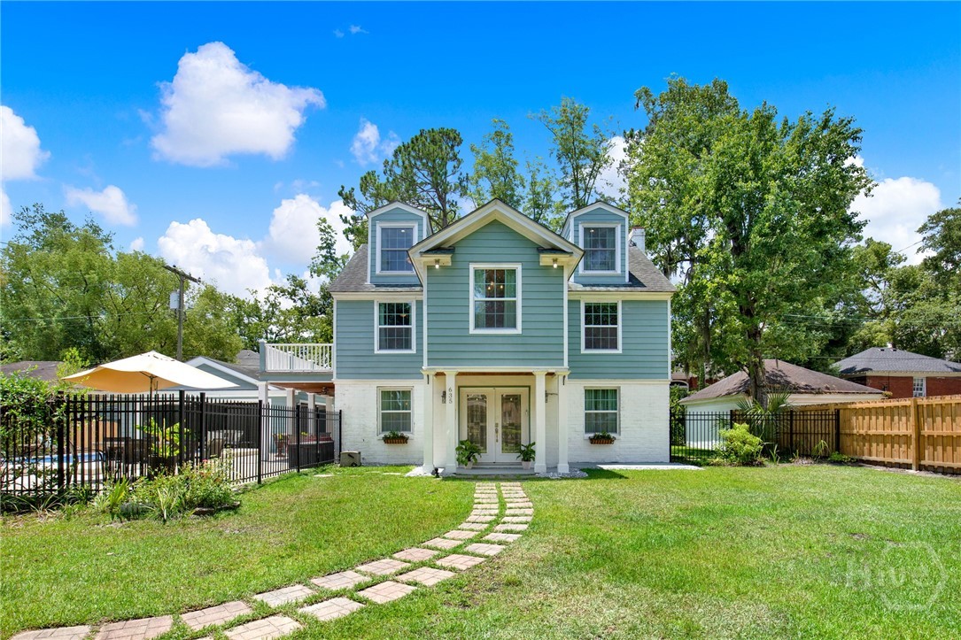 635 E Victory Drive