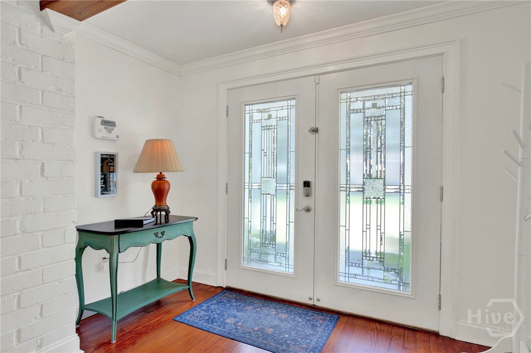 635 E Victory Drive