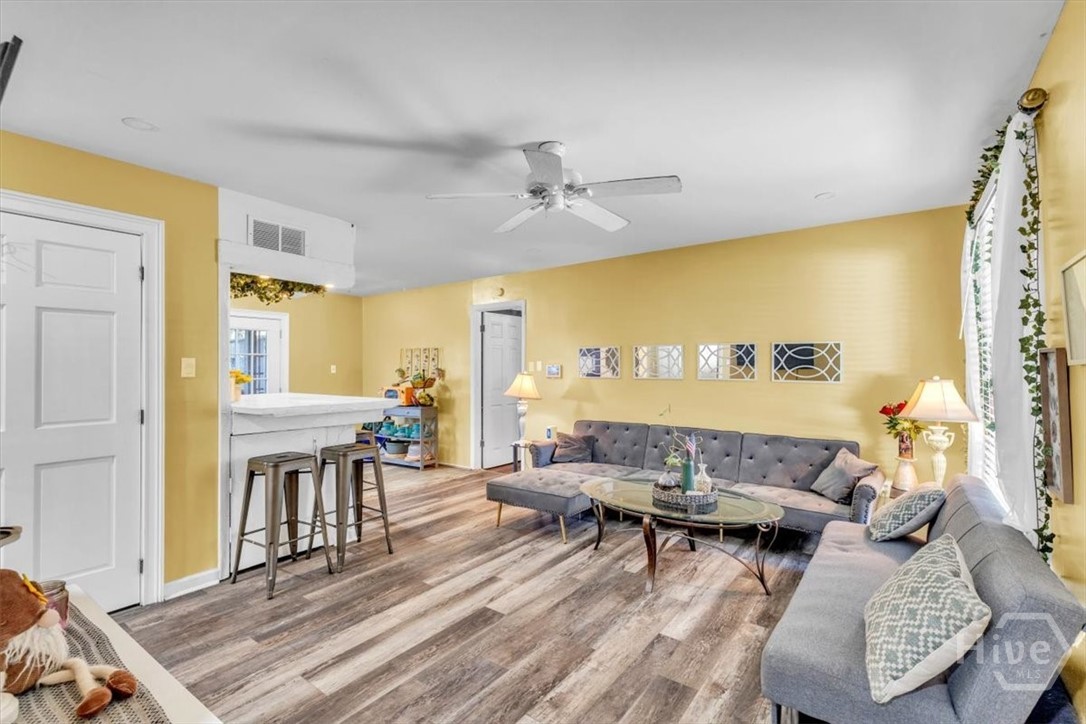 5904 Fairview Avenue