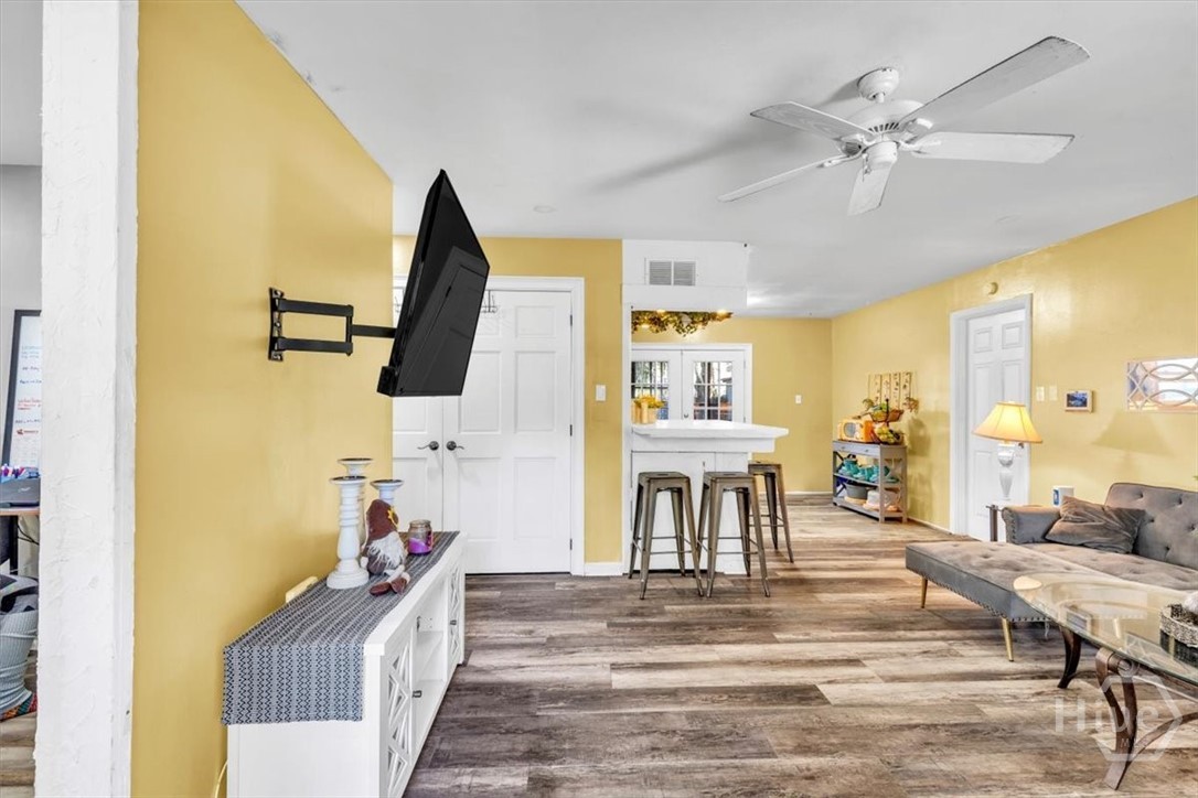 5904 Fairview Avenue