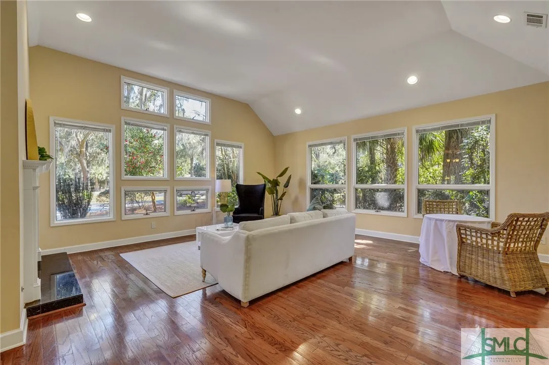 Savannah, Georgia 31411, United States, 4 Bedrooms Bedrooms, ,5 BathroomsBathrooms,Residential,Pending,79400