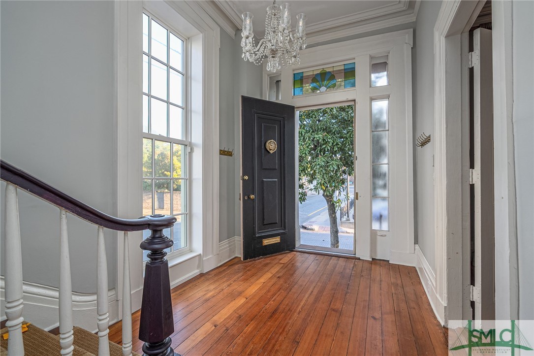 25 W Perry Street
