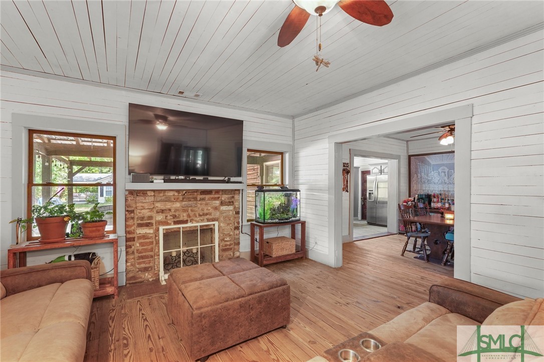 309 E 5th Street