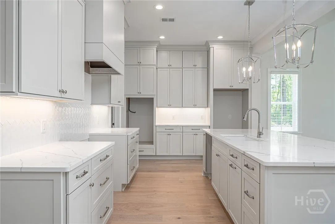 Savannah, Georgia 31411, United States, 4 Bedrooms Bedrooms, ,4 BathroomsBathrooms,Residential,Active,131061