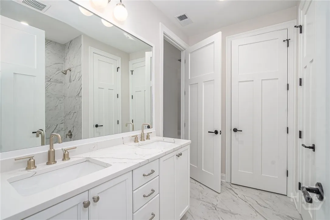 Savannah, Georgia 31411, United States, 4 Bedrooms Bedrooms, ,4 BathroomsBathrooms,Residential,Active,131061