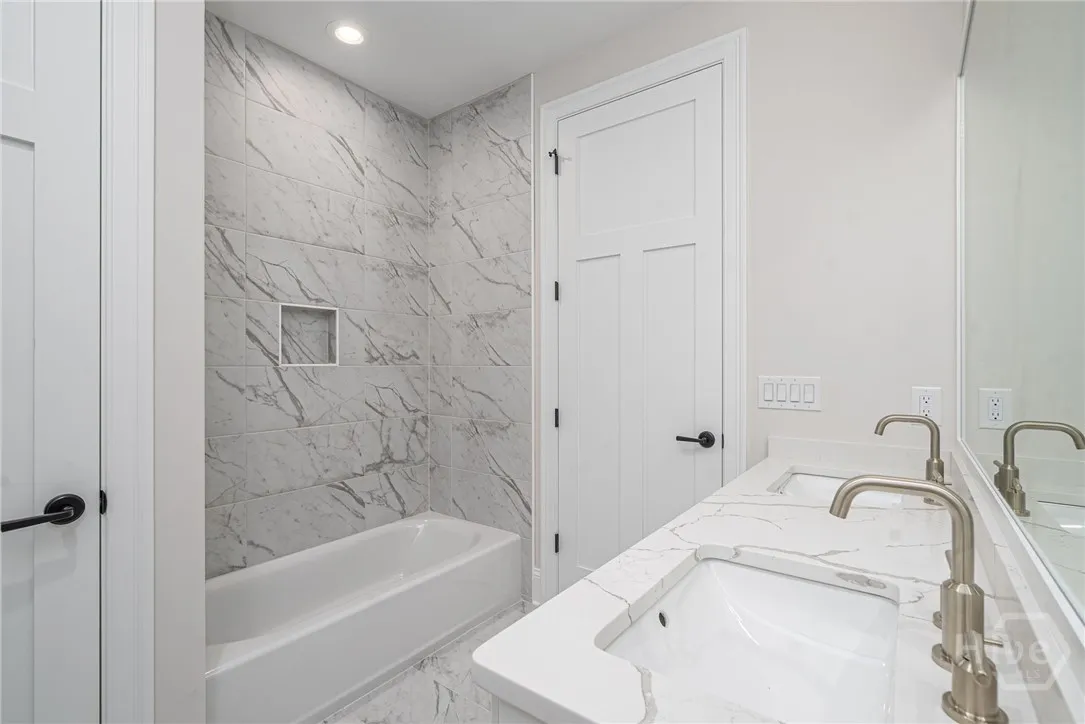 Savannah, Georgia 31411, United States, 4 Bedrooms Bedrooms, ,4 BathroomsBathrooms,Residential,Active,131061