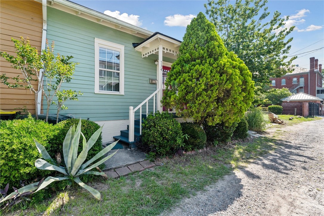 534 E Gordon Lane