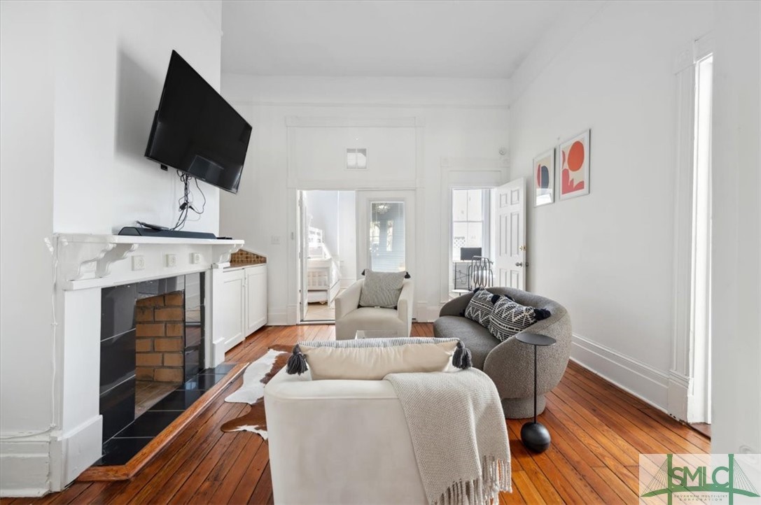 Savannah, Georgia 31401, United States, 5 Bedrooms Bedrooms, ,4 BathroomsBathrooms,Residential,Active,63863