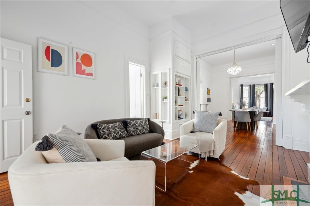 Savannah, Georgia 31401, United States, 5 Bedrooms Bedrooms, ,4 BathroomsBathrooms,Residential,Active,63863