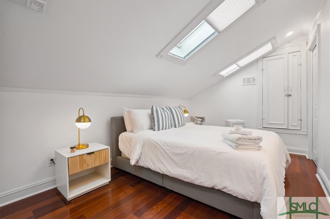 Savannah, Georgia 31401, United States, 5 Bedrooms Bedrooms, ,4 BathroomsBathrooms,Residential,Active,63863