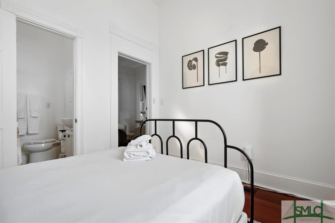 Savannah, Georgia 31401, United States, 5 Bedrooms Bedrooms, ,4 BathroomsBathrooms,Residential,Active,63863