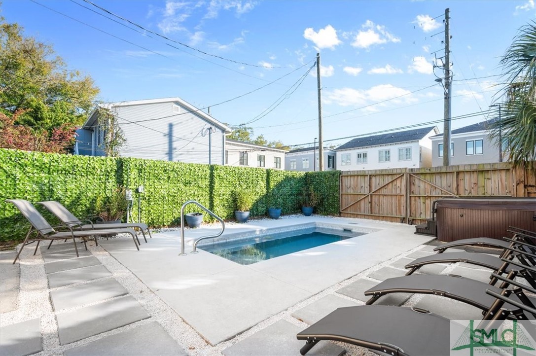 Savannah, Georgia 31401, United States, 5 Bedrooms Bedrooms, ,4 BathroomsBathrooms,Residential,Active,63863