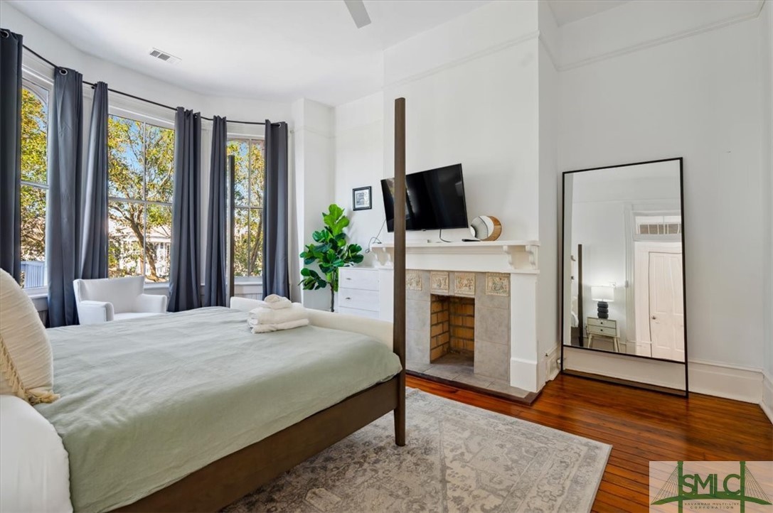 Savannah, Georgia 31401, United States, 5 Bedrooms Bedrooms, ,4 BathroomsBathrooms,Residential,Active,63863