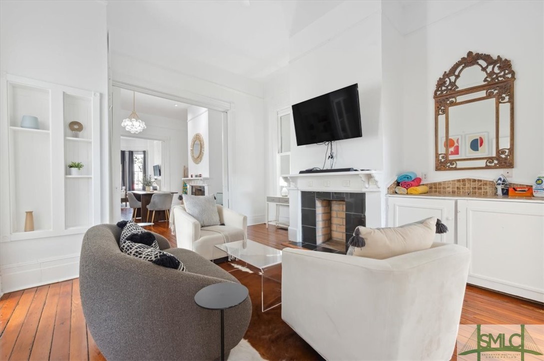 Savannah, Georgia 31401, United States, 5 Bedrooms Bedrooms, ,4 BathroomsBathrooms,Residential,Active,63863