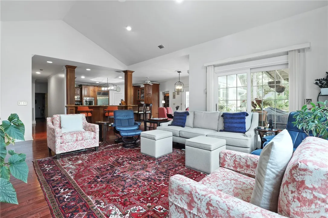 Savannah, Georgia 31411, United States, 4 Bedrooms Bedrooms, ,5 BathroomsBathrooms,Residential,Active,4345