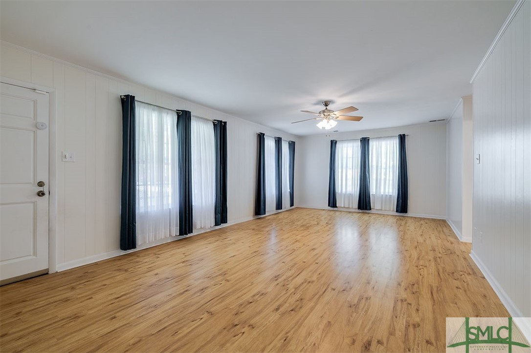 111 E Long Street