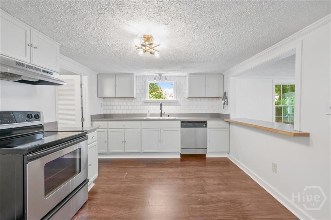 1207 E 69th Street