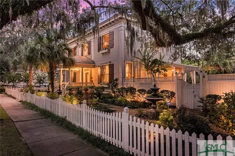 121 W 36th Street, Savannah, GA 31401 - #: 320395