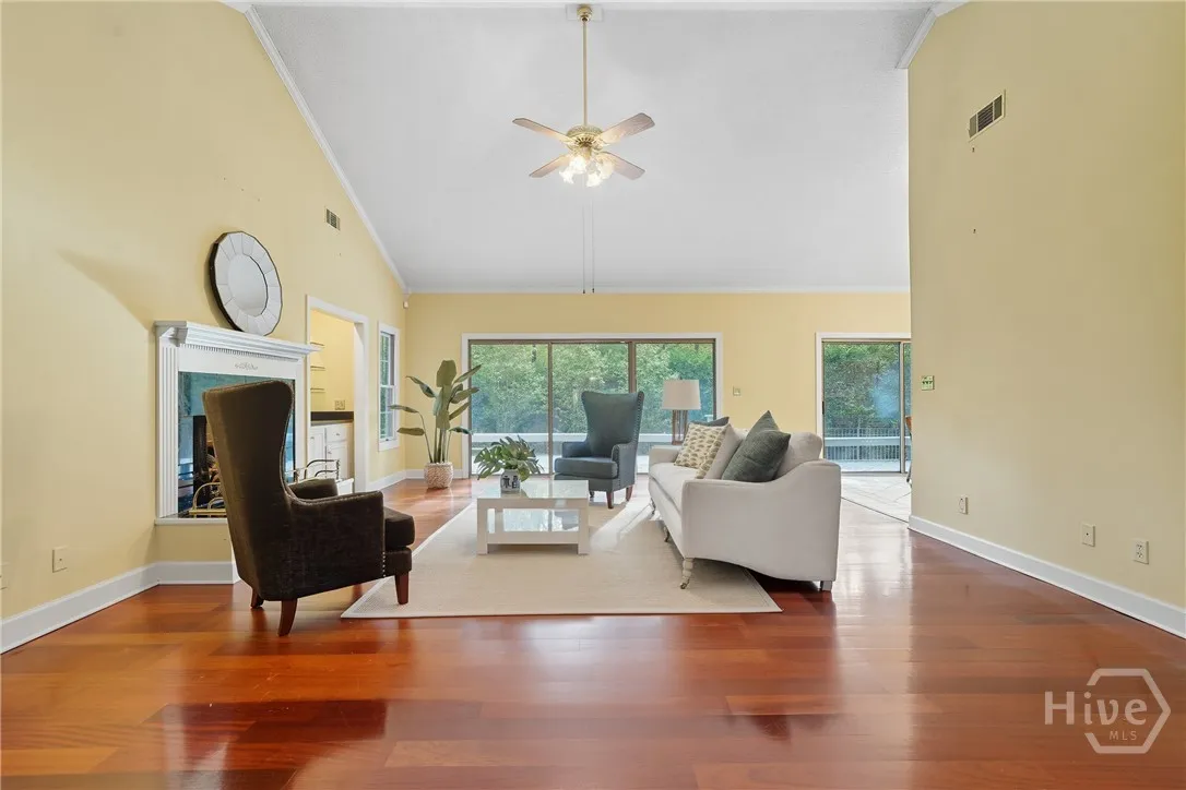 Savannah, Georgia 31411, United States, 4 Bedrooms Bedrooms, ,4 BathroomsBathrooms,Residential,Pending,223301