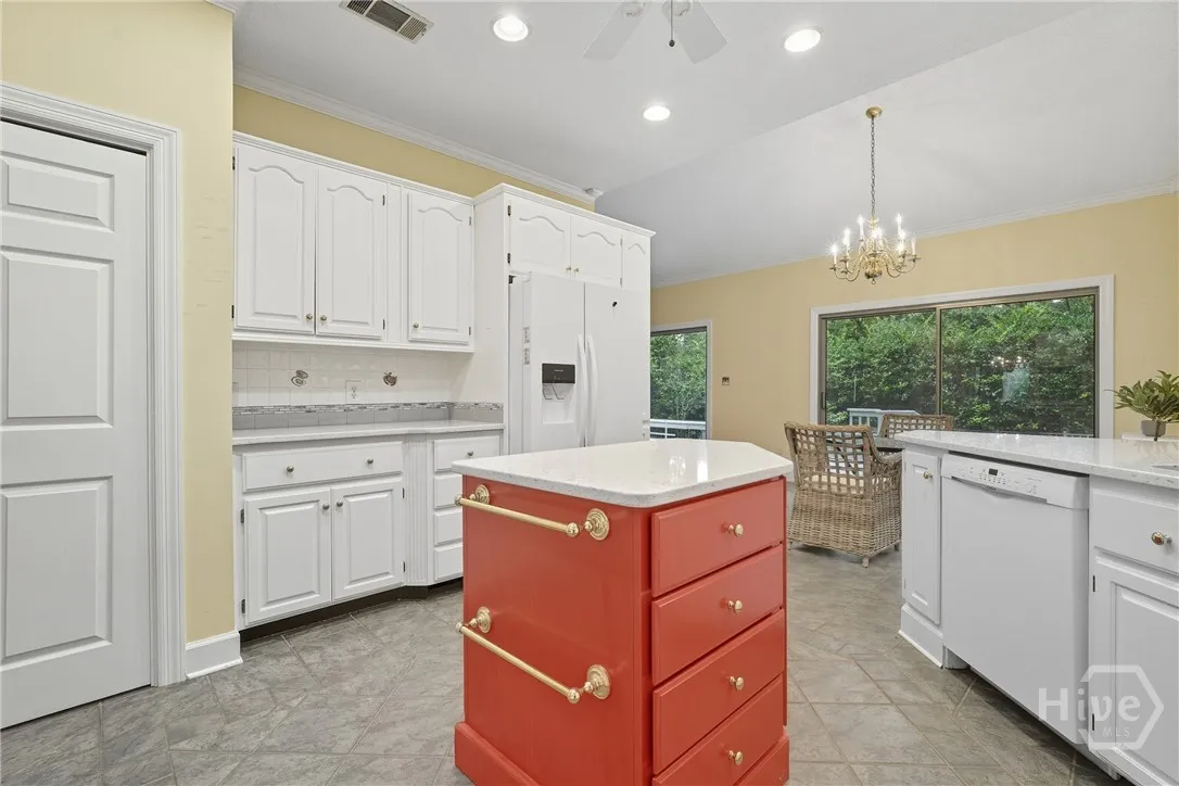 Savannah, Georgia 31411, United States, 4 Bedrooms Bedrooms, ,4 BathroomsBathrooms,Residential,Pending,223301