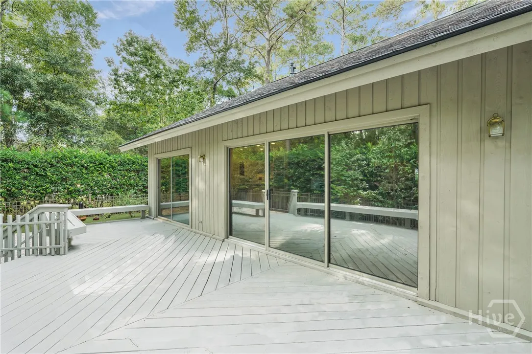 Savannah, Georgia 31411, United States, 4 Bedrooms Bedrooms, ,4 BathroomsBathrooms,Residential,Pending,223301