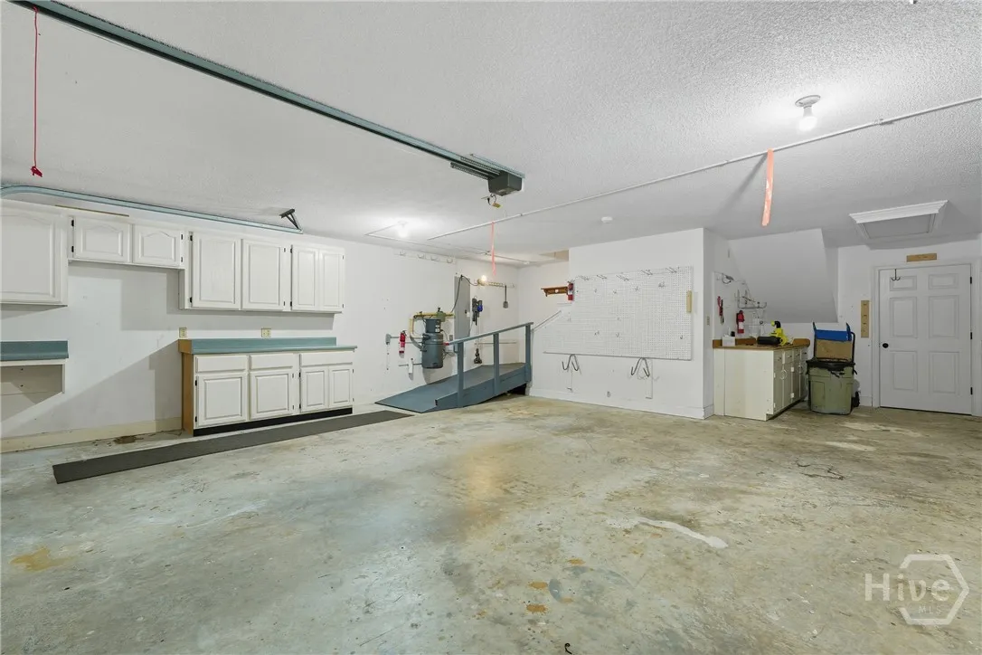 Savannah, Georgia 31411, United States, 4 Bedrooms Bedrooms, ,4 BathroomsBathrooms,Residential,Pending,223301